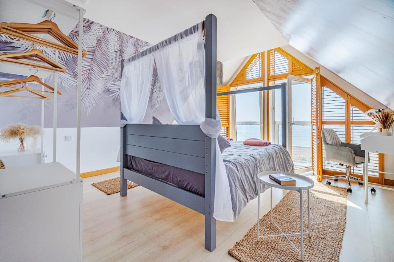 פבנסי Pebble Paradise Beachfront Family Getaway מראה חיצוני תמונה